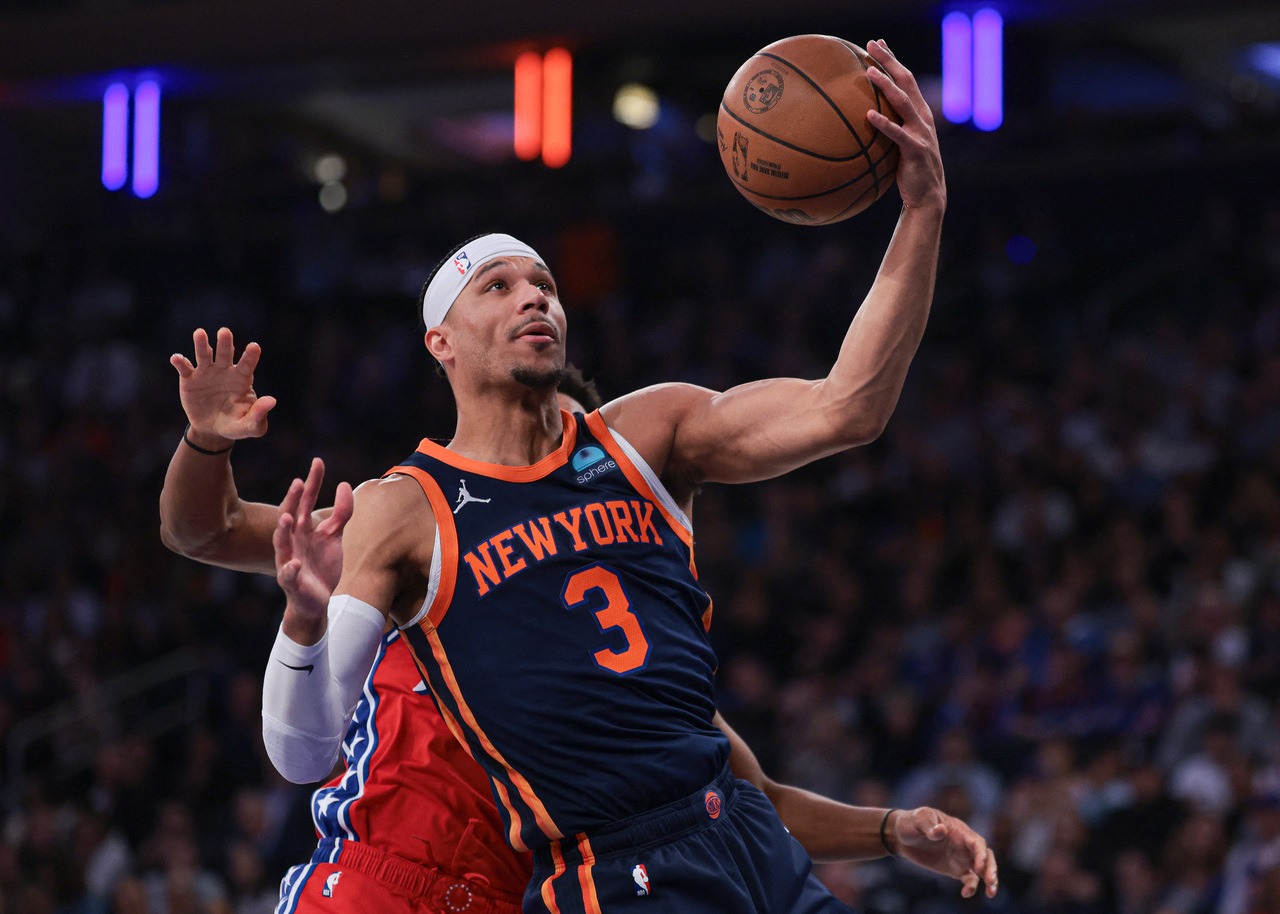 Knicks Hold Off 76ers for Crucial Game 2 Win