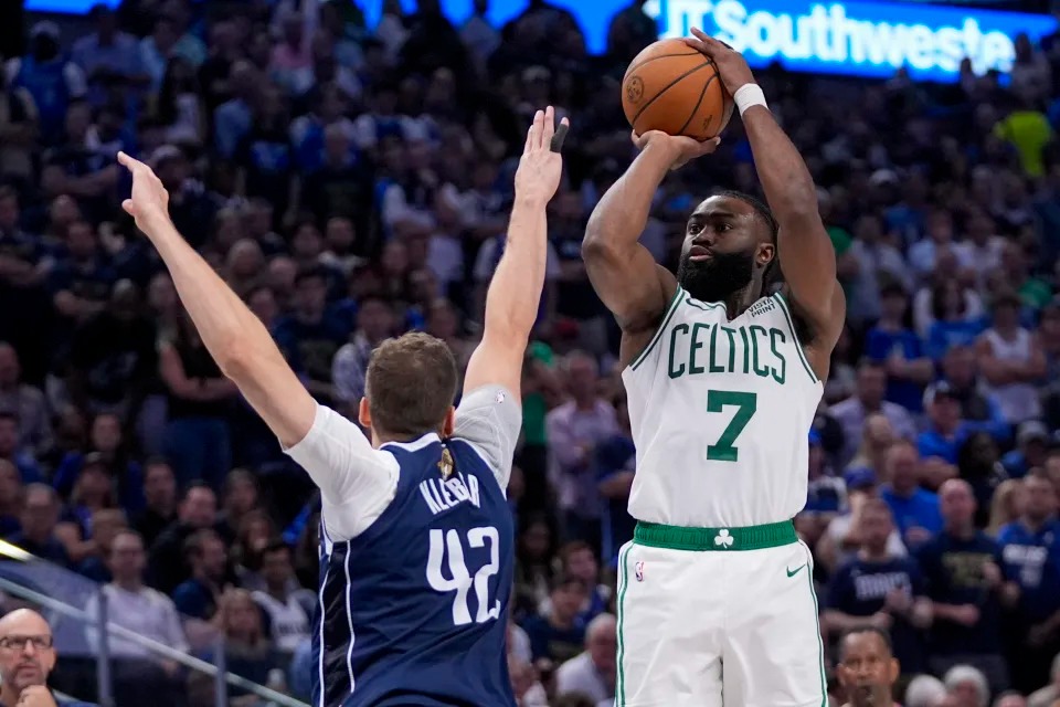 Celtics Take 3-0 Lead in NBA Finals