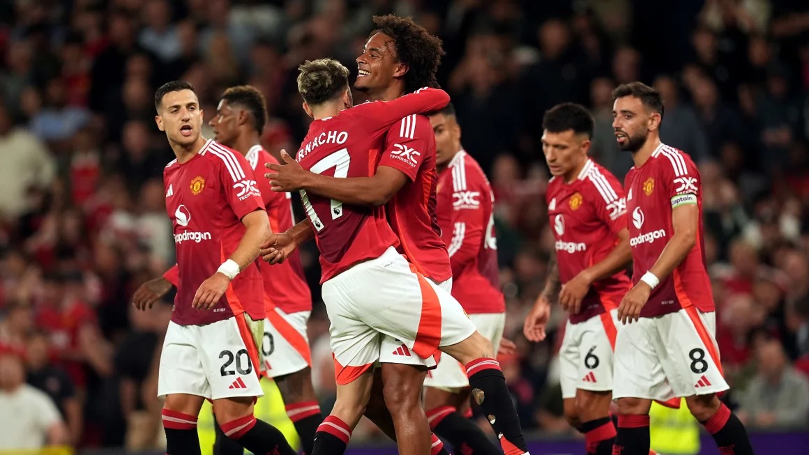 Manchester United Begins Season with a Victory